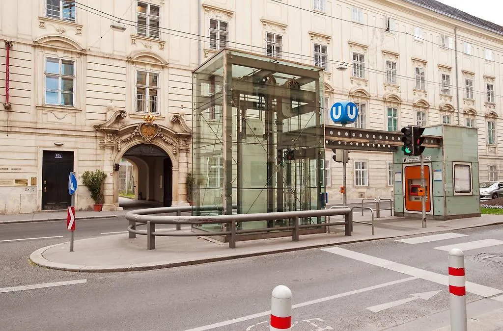 Theresianum Deluxe Hotel Vienna Appartamento